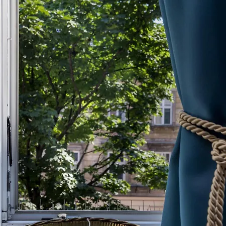 Karmelicka Stylish In Cracow By Renters Lägenhet